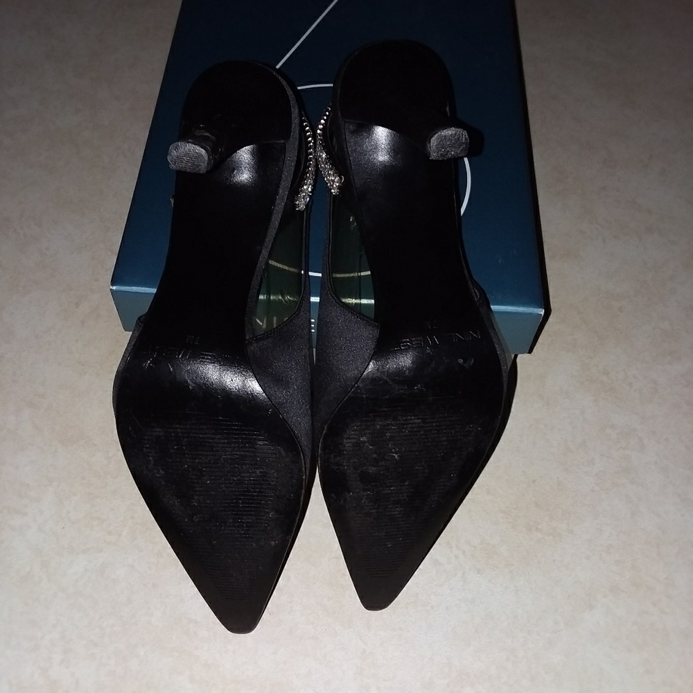 Gorgeous Sling-Back Heels - Picture 2 of 6